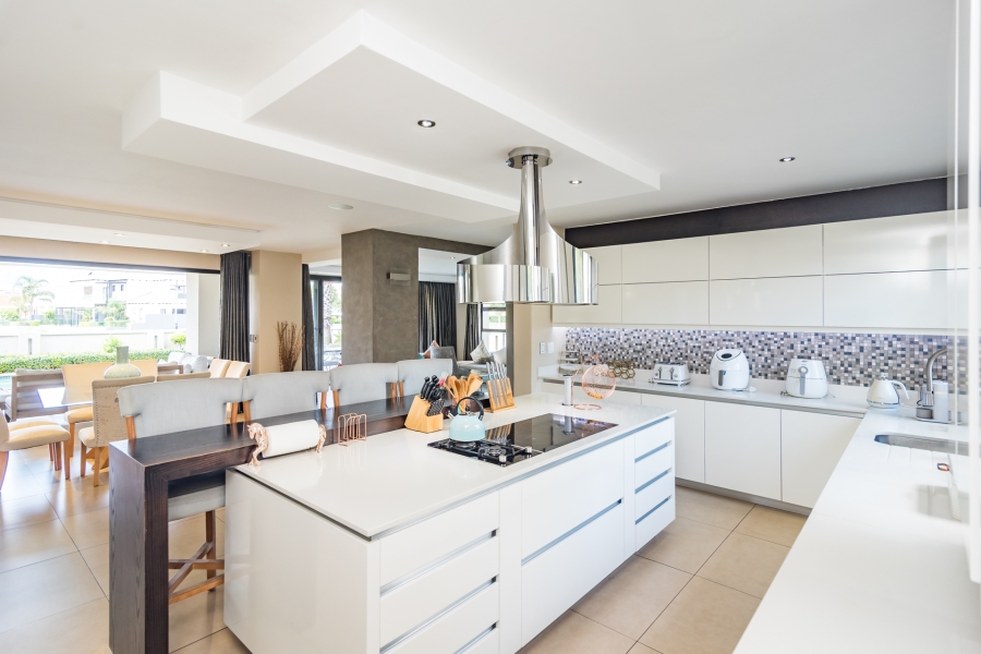 5 Bedroom Property for Sale in Hartebeesfontien AH North West